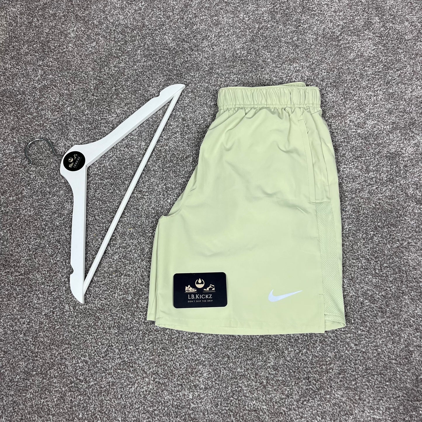 Nike Challenger Shorts 'Olive Aura'