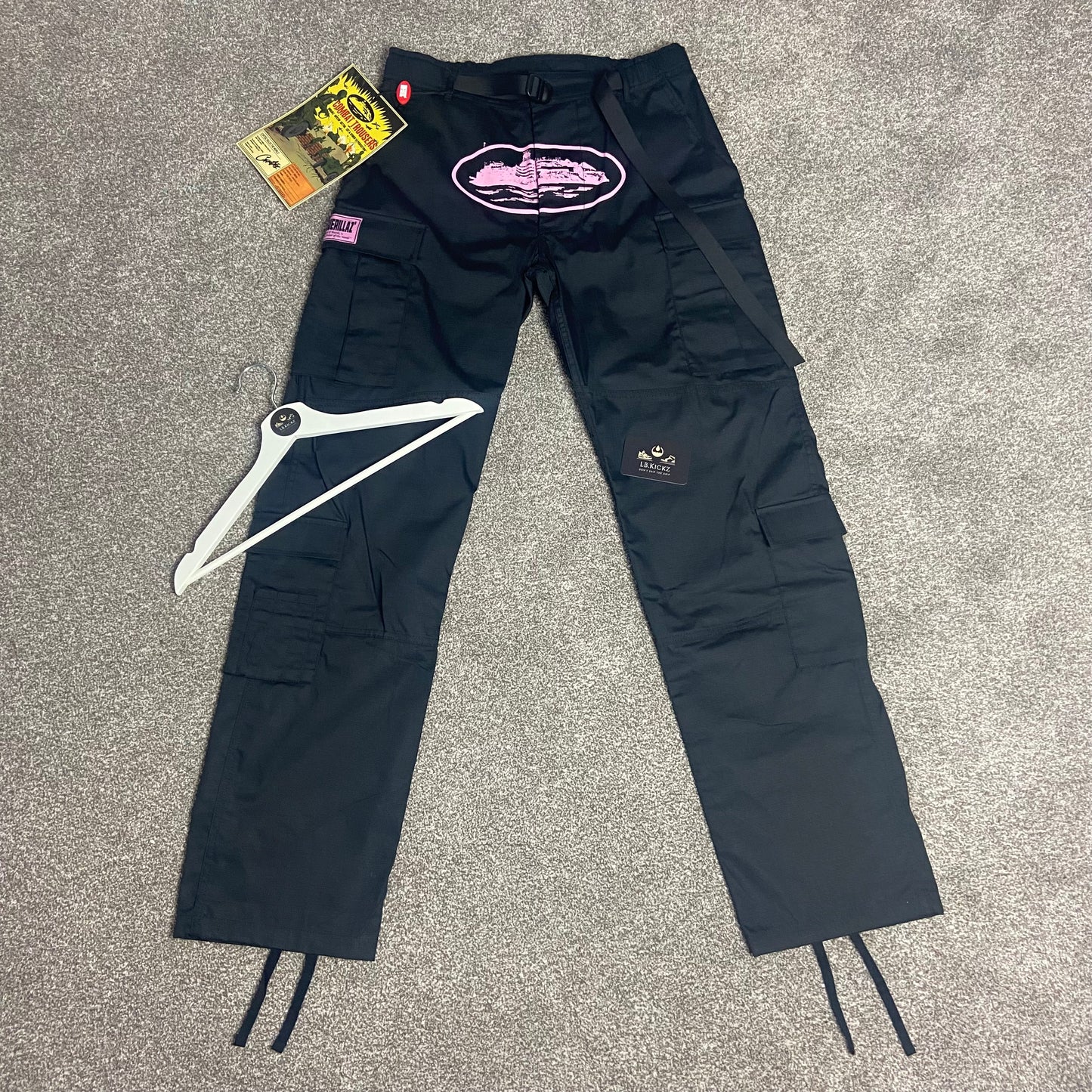 Corteiz Guerillaz Cargos 'Black/Pink'