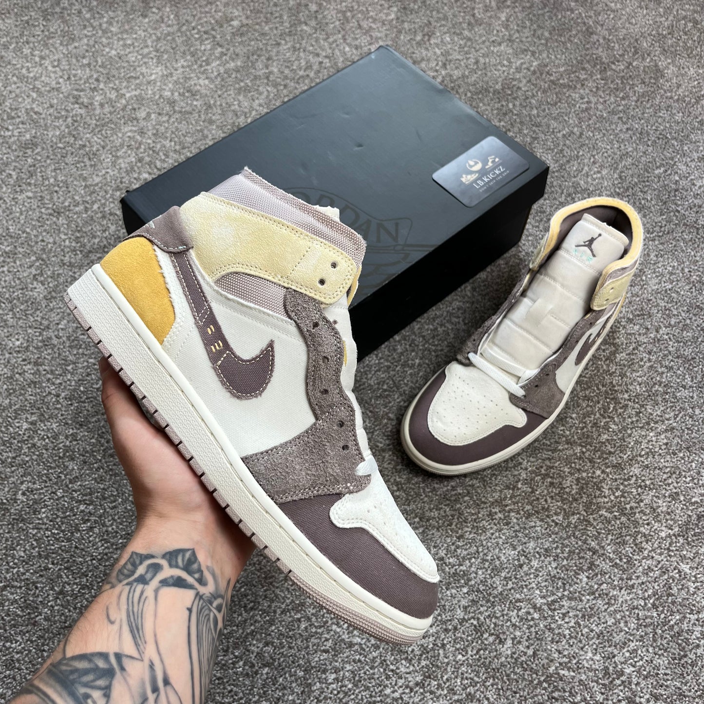 Air Jordan 1 Mid SE 'Inside Out Tan'